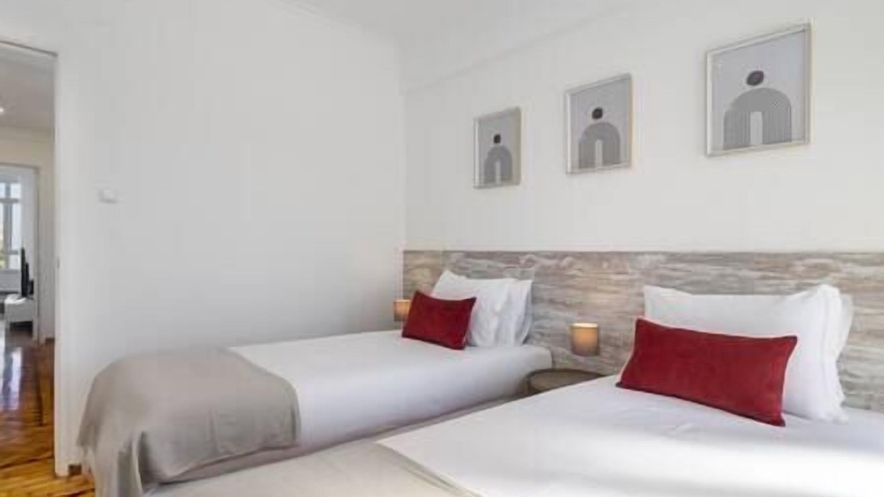 Photo of Bedroom in Alges