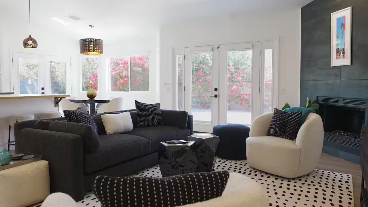 Photo of Livingroom in Racquet Club South