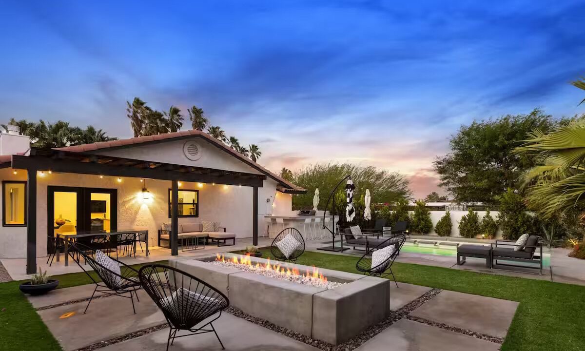 Photo of Patio Balcony in Racquet Club South