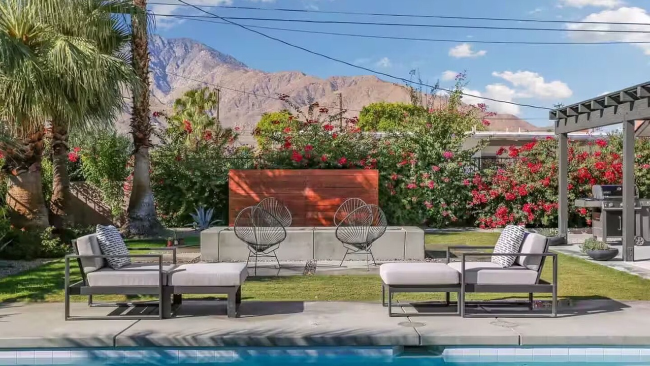 Photo of Outdoor in Racquet Club South