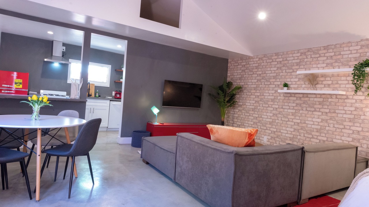 Photo of Livingroom in Lennox