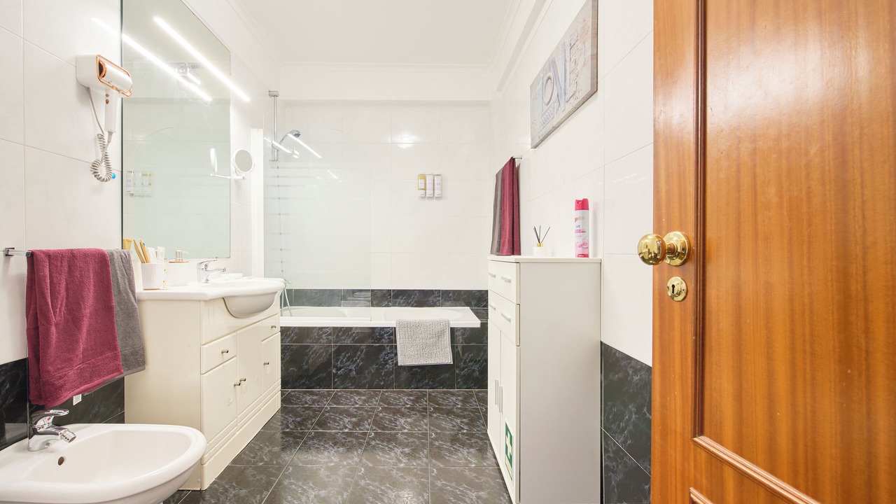 Photo of Bathroom in Odivelas