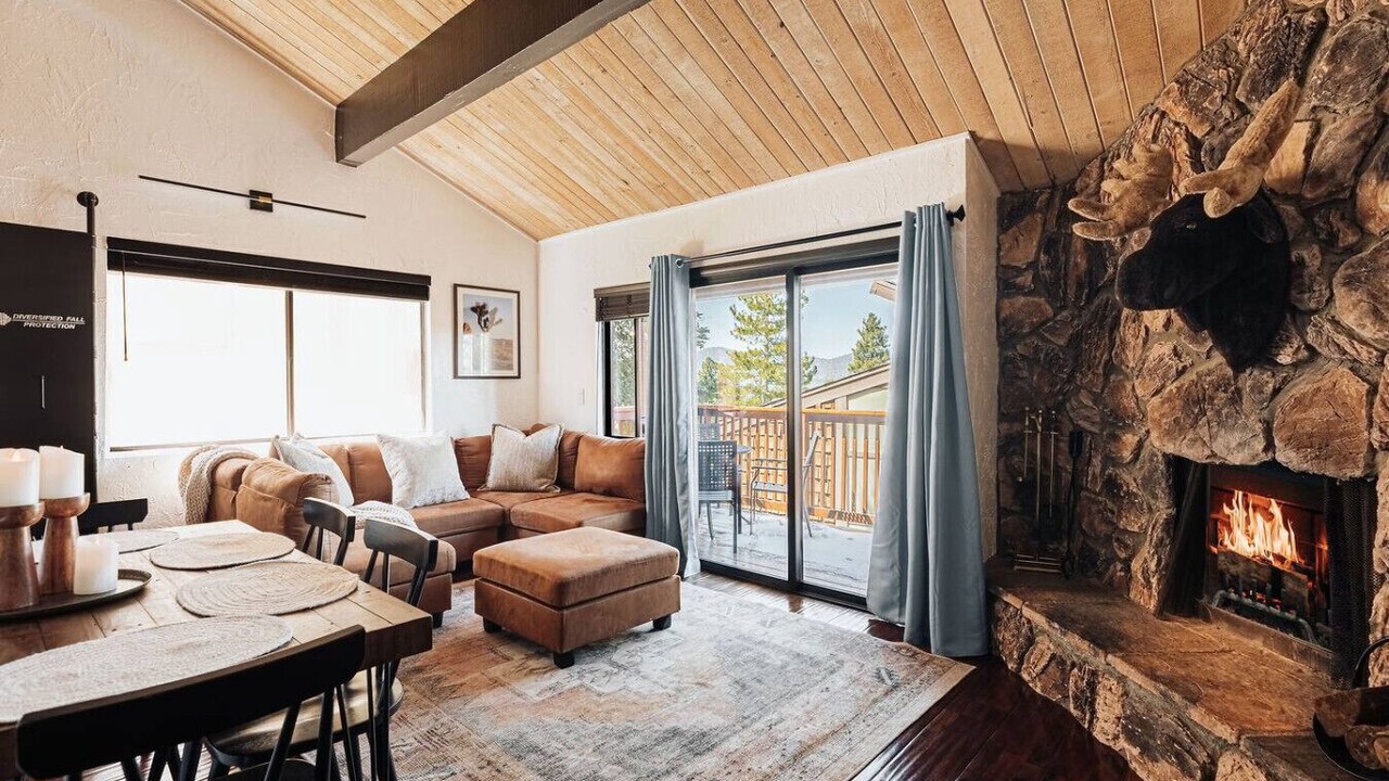 Photo of Livingroom in Big Bear Lake