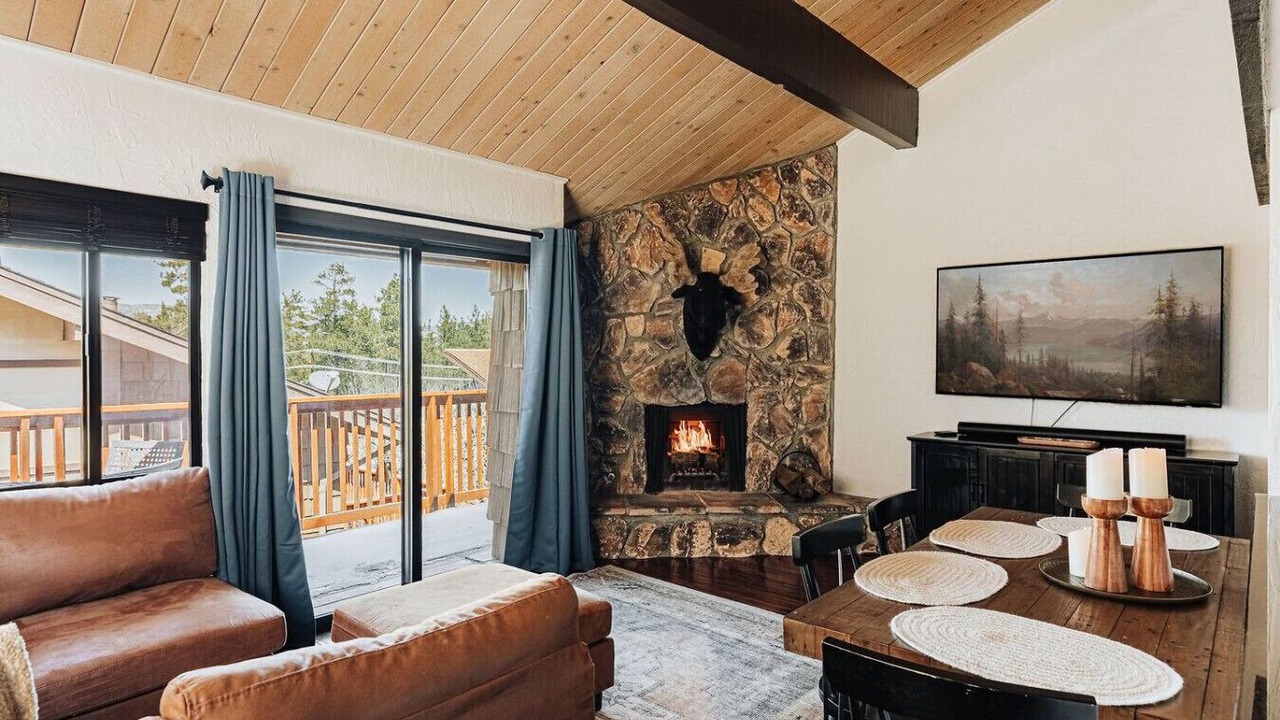 Photo of Livingroom in Big Bear Lake