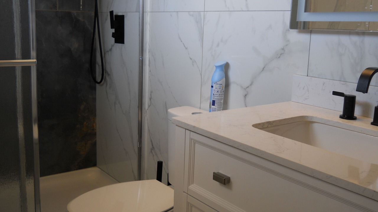 Photo of Bathroom in Hanford