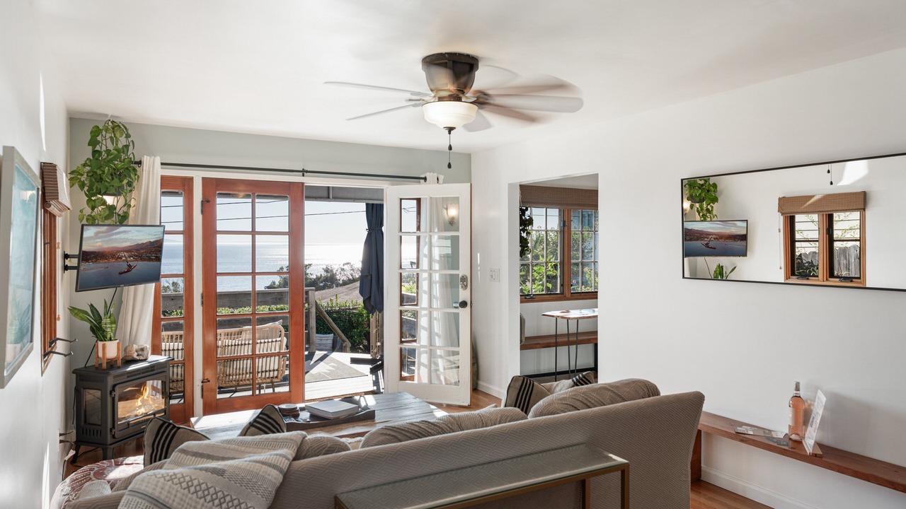 Photo of Livingroom in Summerland