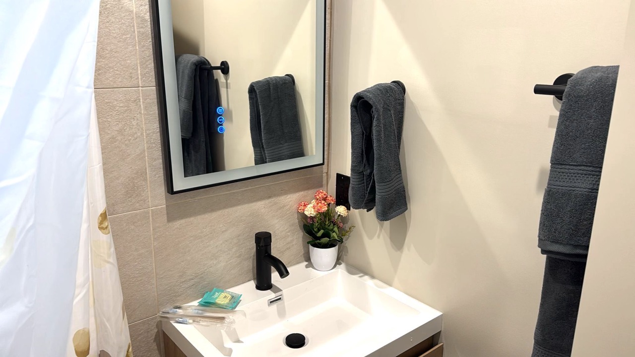 Photo of Bathroom in Boyle Heights