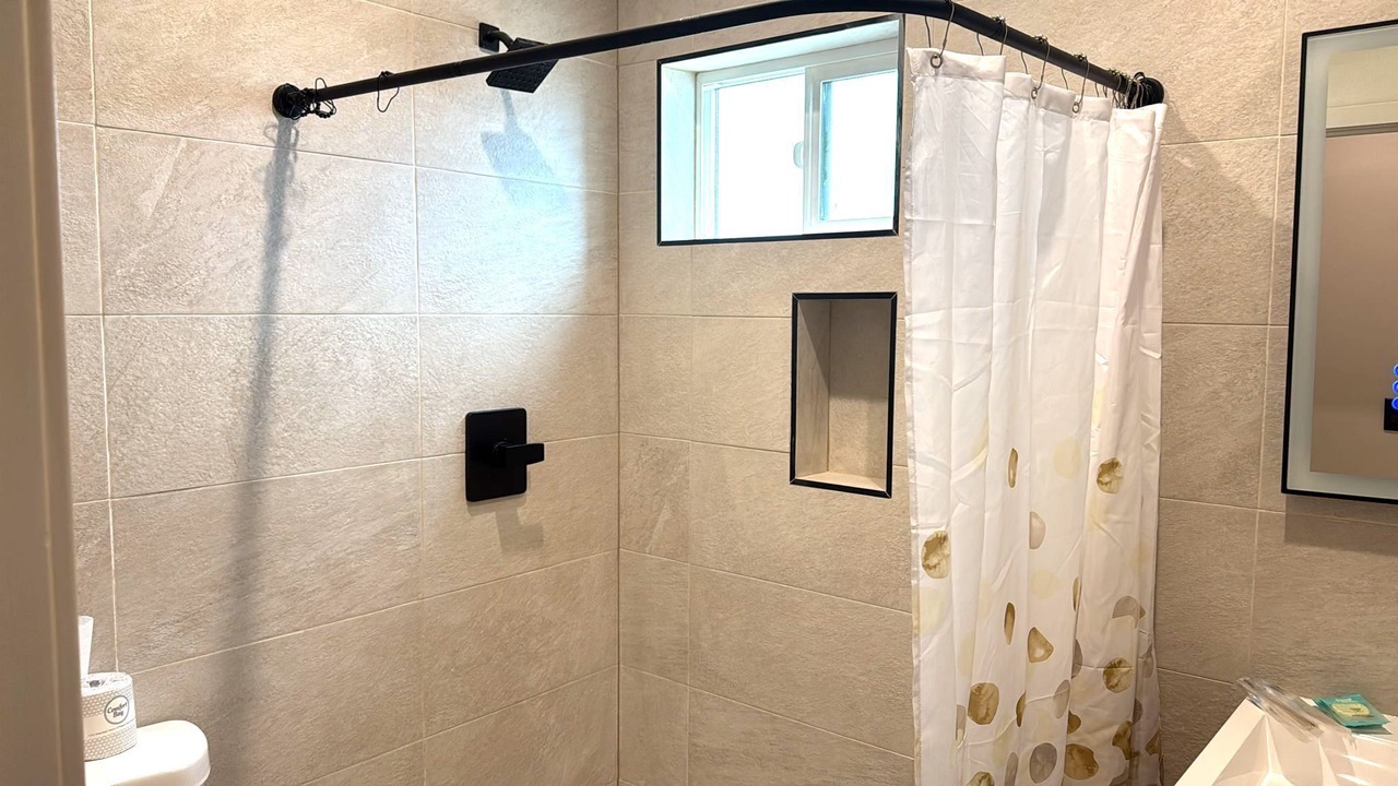 Photo of Bathroom in Boyle Heights