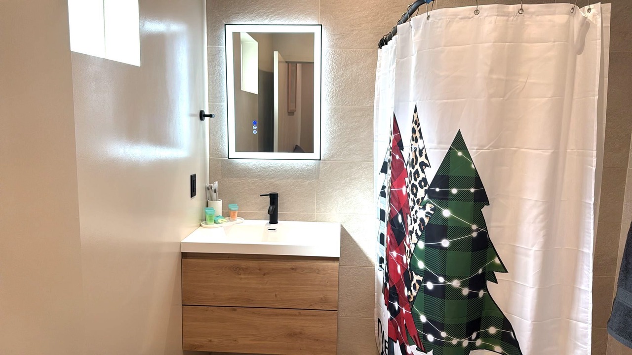 Photo of Bathroom in Boyle Heights