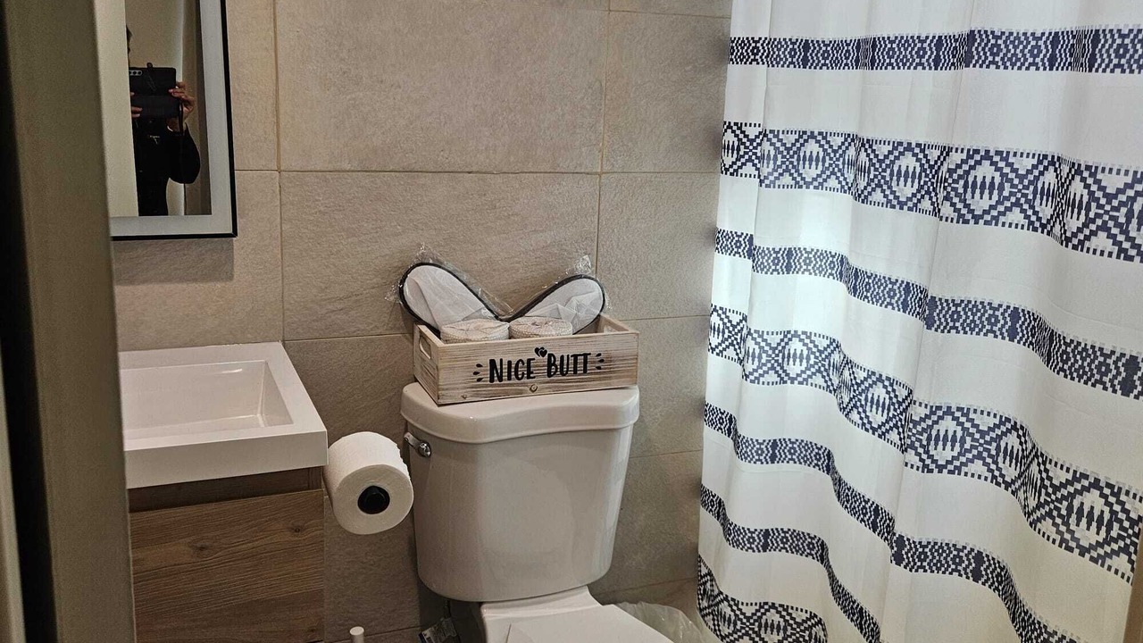 Photo of Bathroom in Boyle Heights