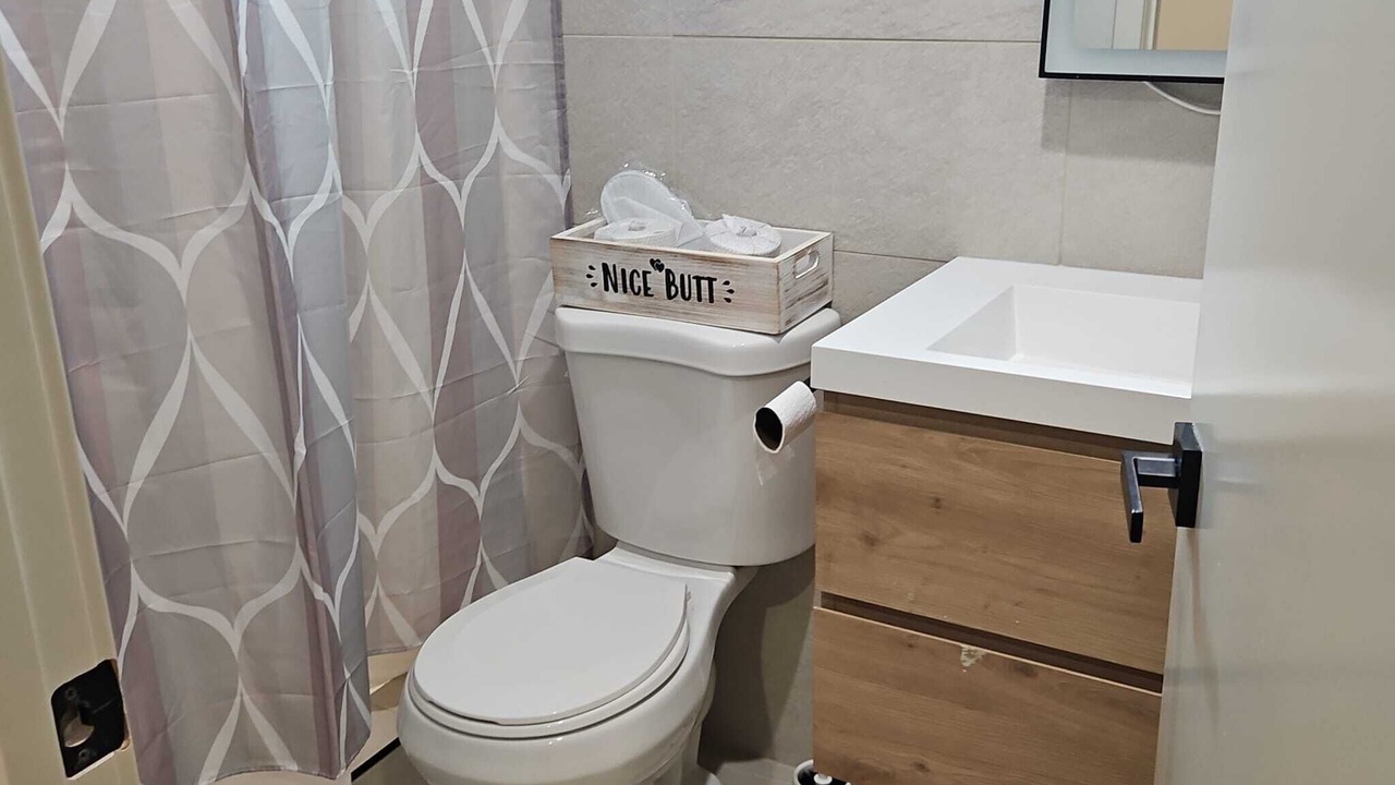 Photo of Bathroom in Boyle Heights