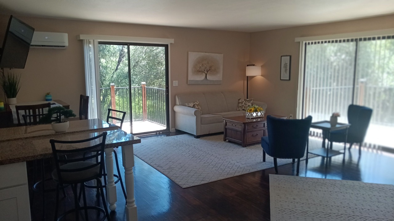 Photo of Livingroom in Auburn