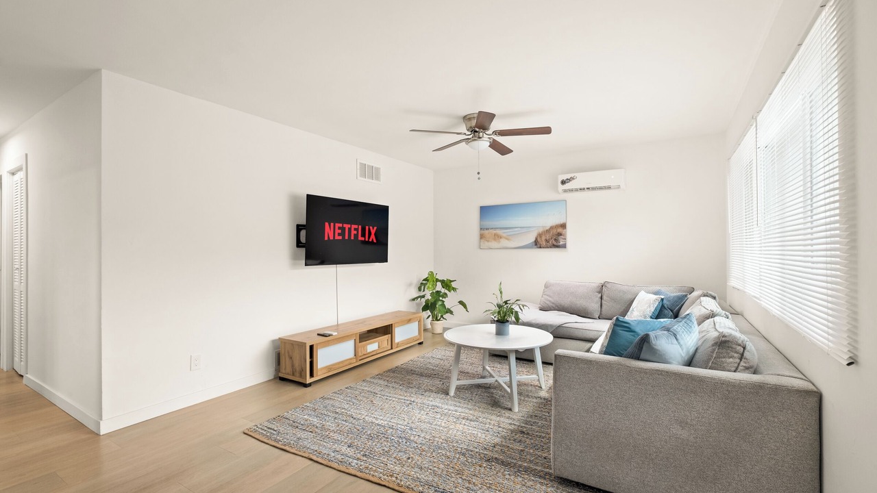 Photo of Livingroom in Mid-City