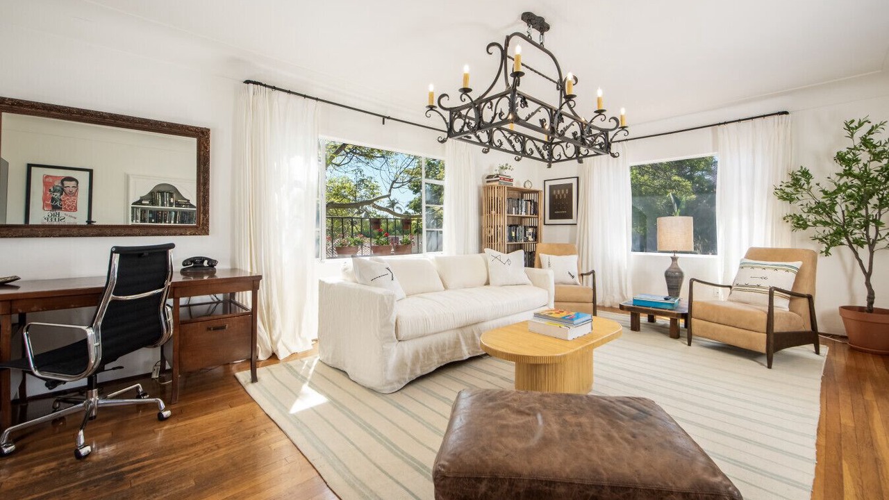 Photo of Livingroom in West Beach