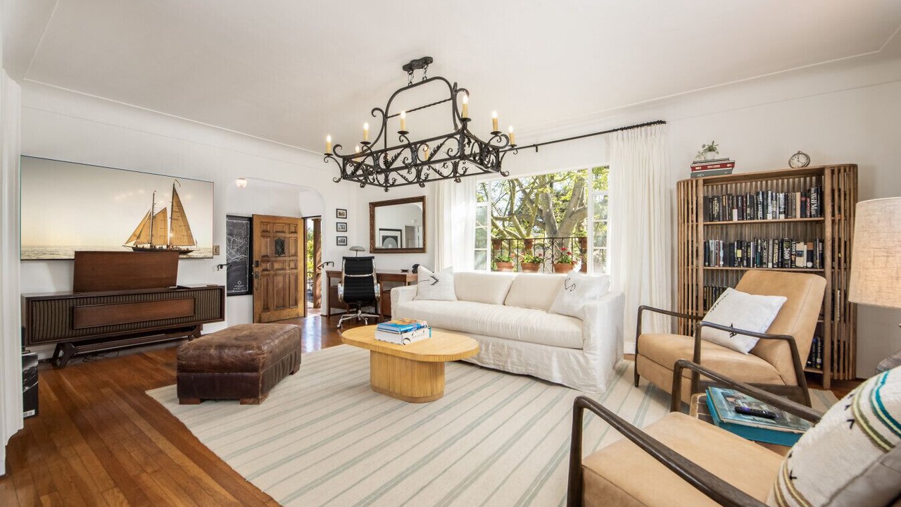 Photo of Livingroom in West Beach