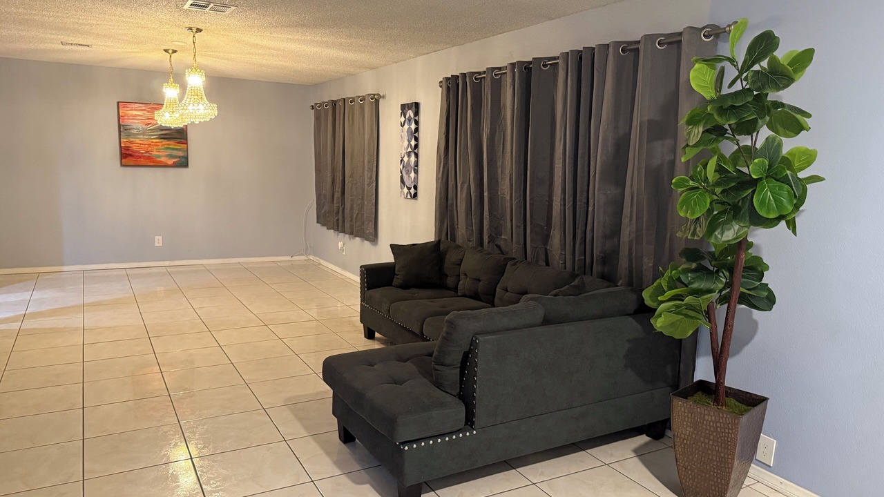 Photo of Livingroom in Sunrise Manor