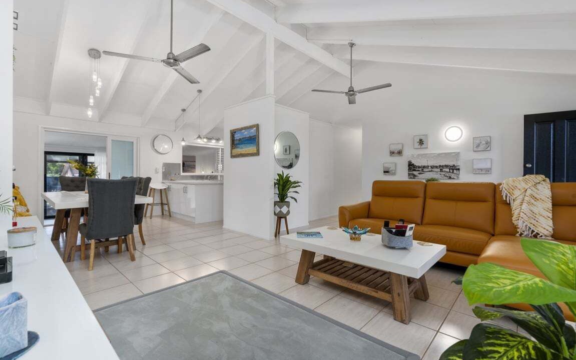 Photo of Livingroom in Sandstone Point