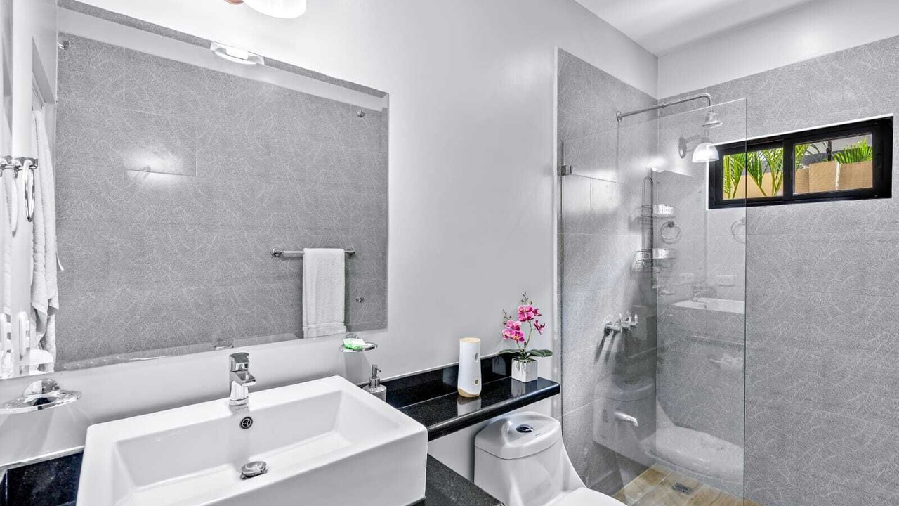 Photo of Bathroom in Potrero