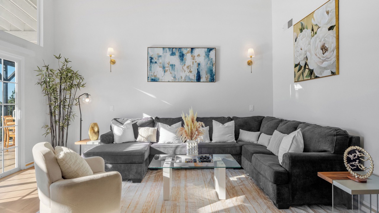 Photo of Livingroom in Rancho San Diego