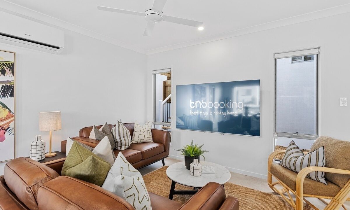Photo of Livingroom in Oxenford