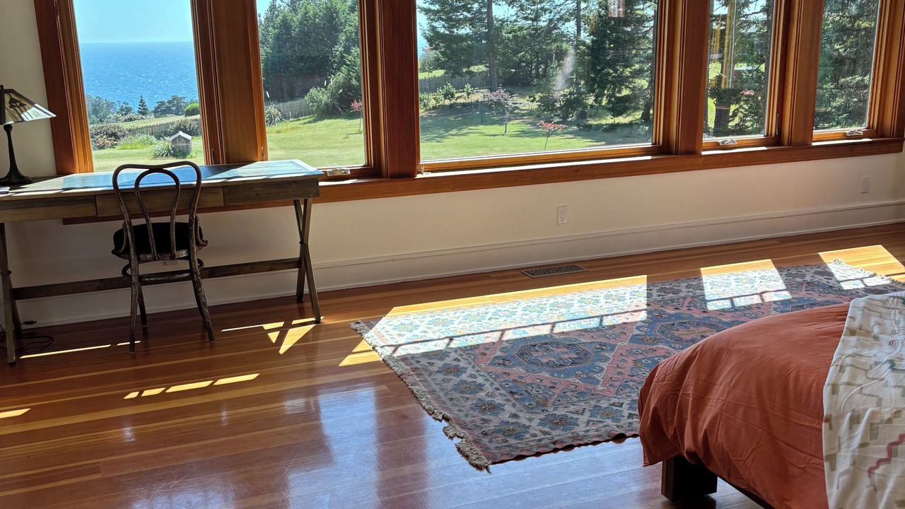 Photo of Bedroom in Little River