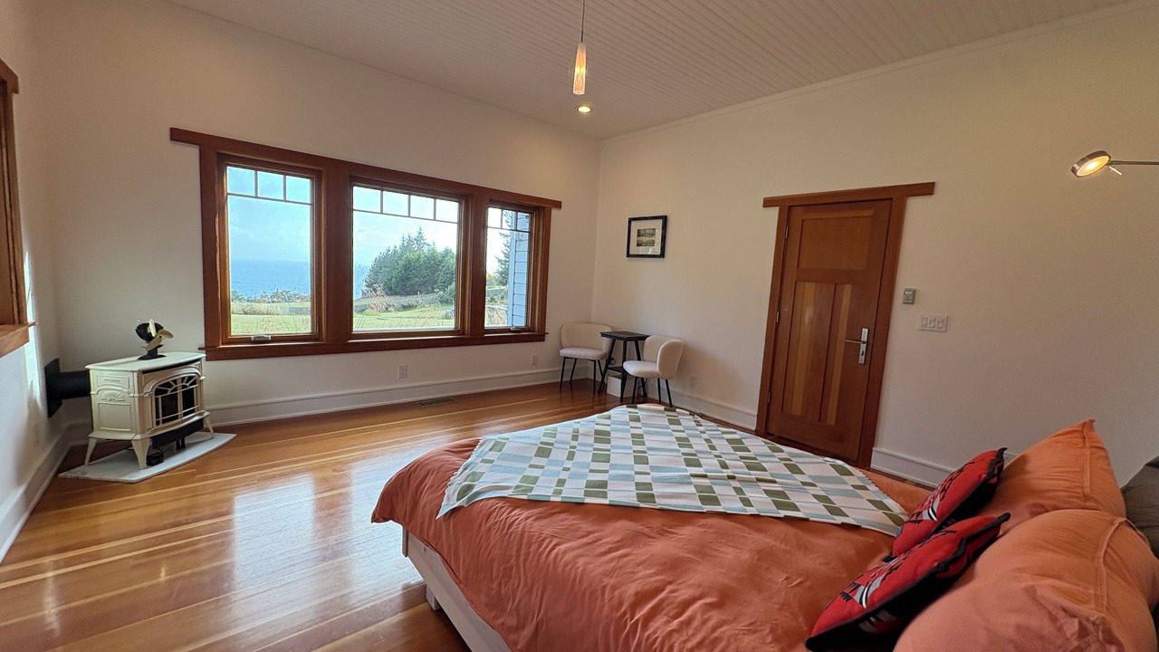 Photo of Bedroom in Little River