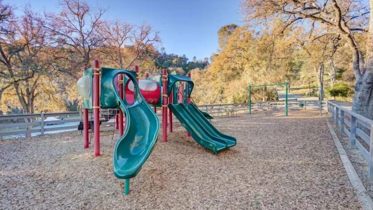 Photo of Others in Oak Shores