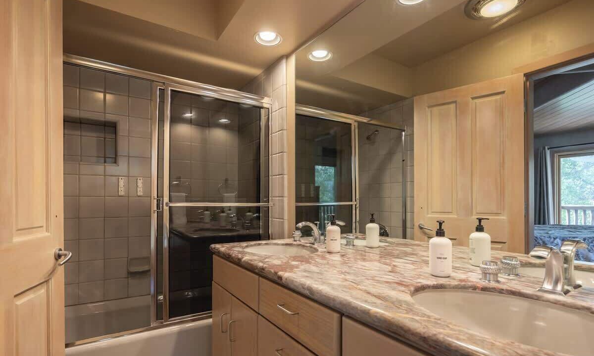 Photo of Bathroom in Evergreen Estates
