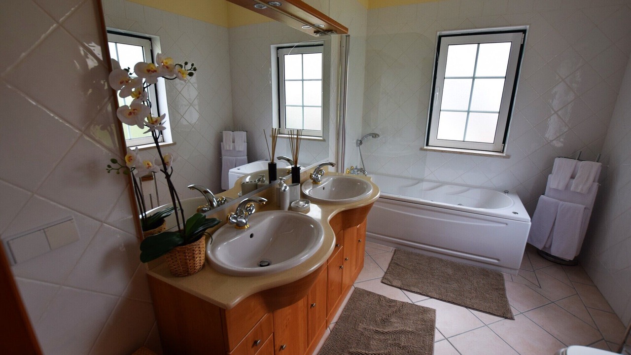 Photo of Bathroom in Vale do Garrao