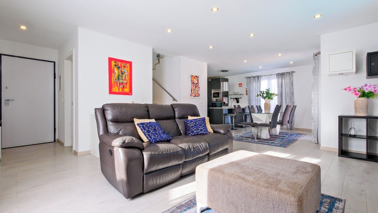 Photo of Livingroom in Charneca de Caparica e Sobreda