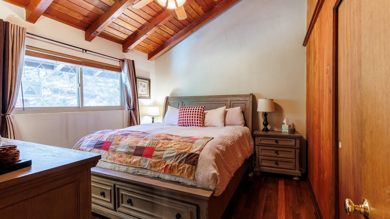 Photo of Bedroom in Idyllwild