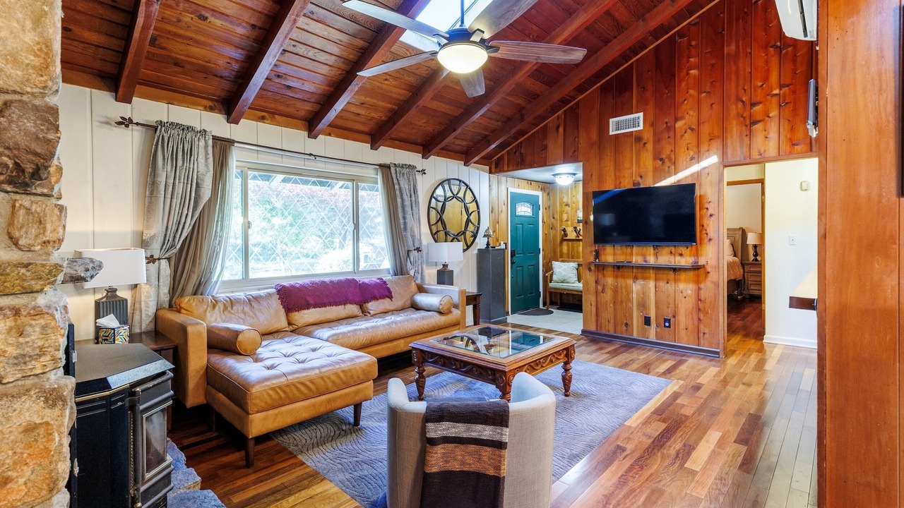 Photo of Livingroom in Idyllwild