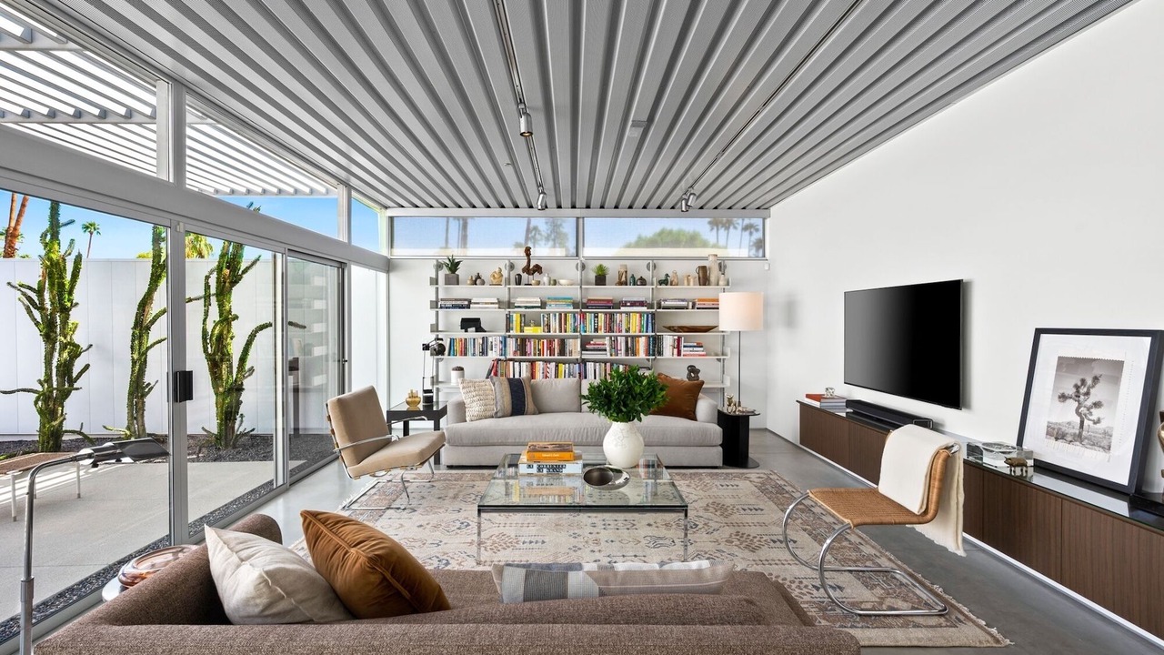 Photo of Livingroom in Deepwell Estates