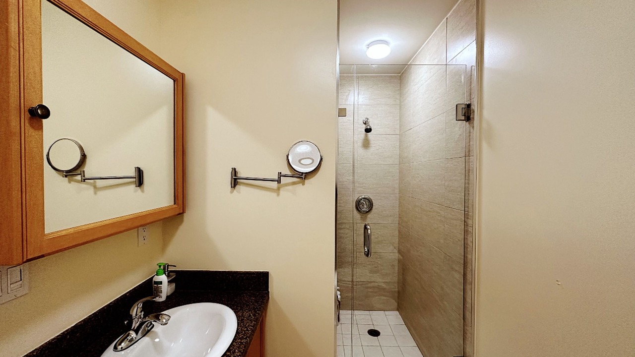 Photo of Bathroom in Oakridge