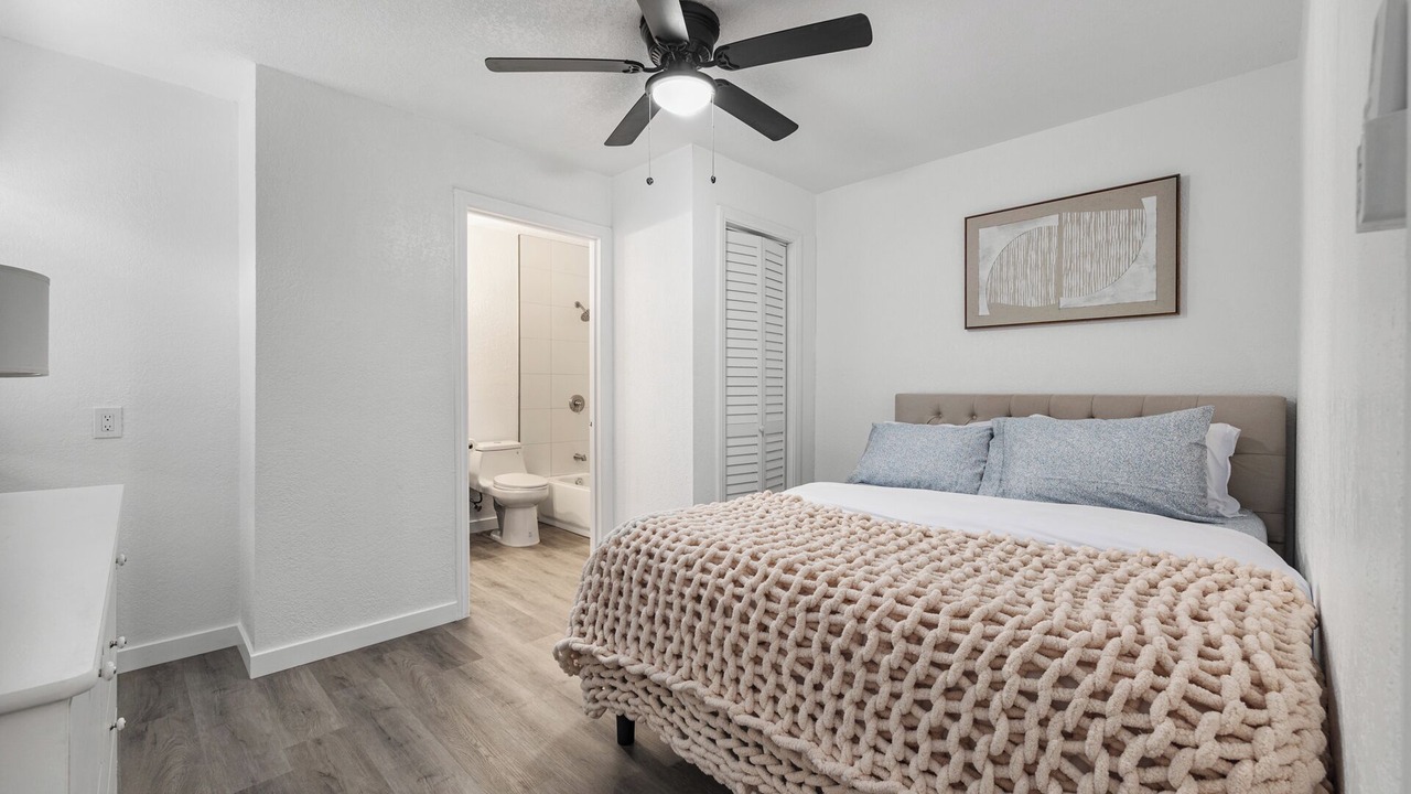 Photo of Bedroom in North Long Beach