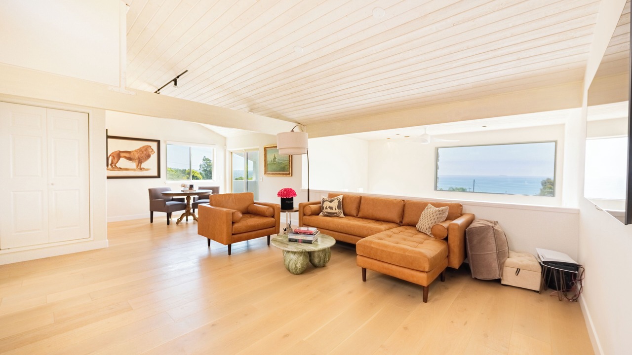 Photo of Livingroom in Western Malibu
