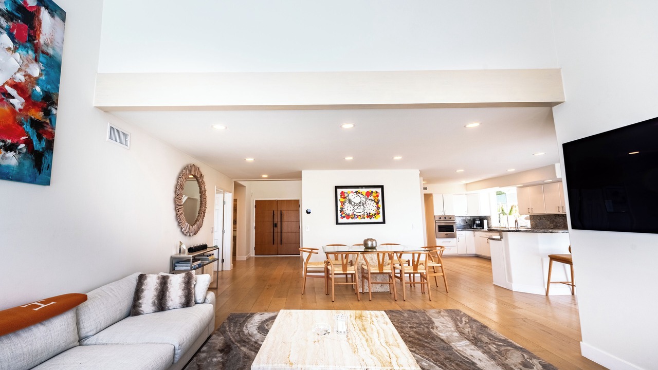 Photo of Livingroom in Western Malibu