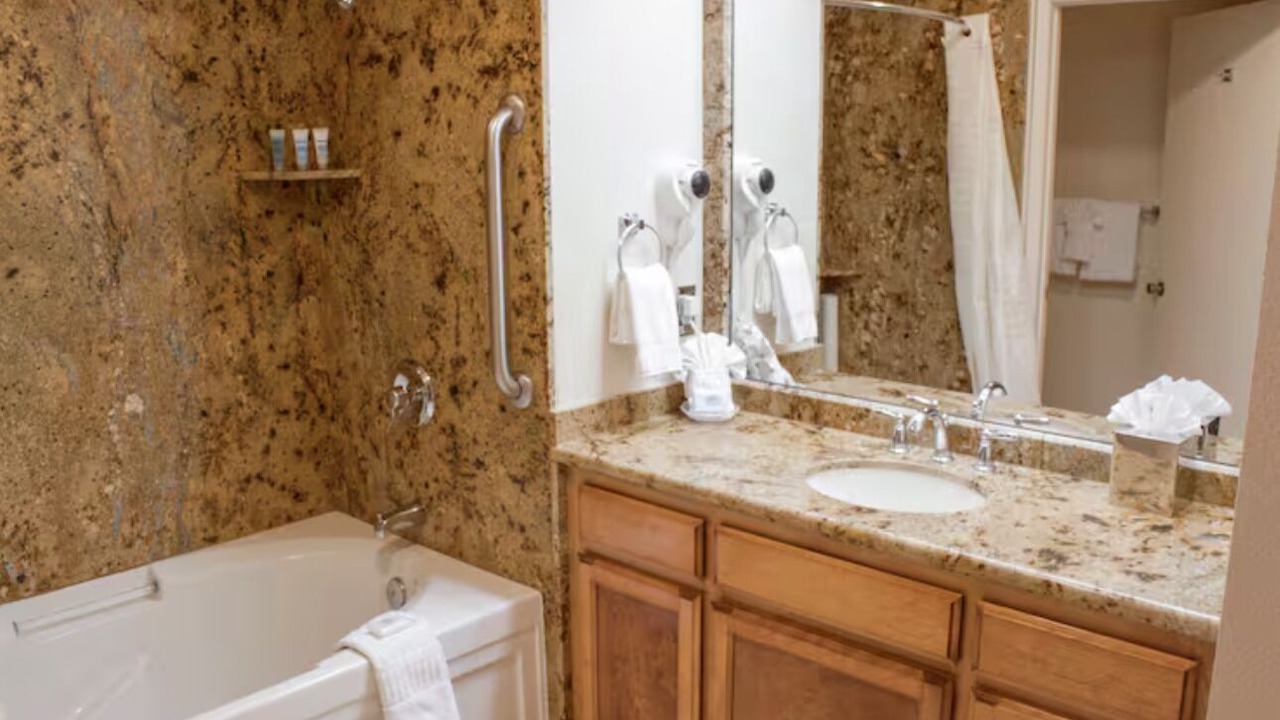 Photo of Bathroom in Callender