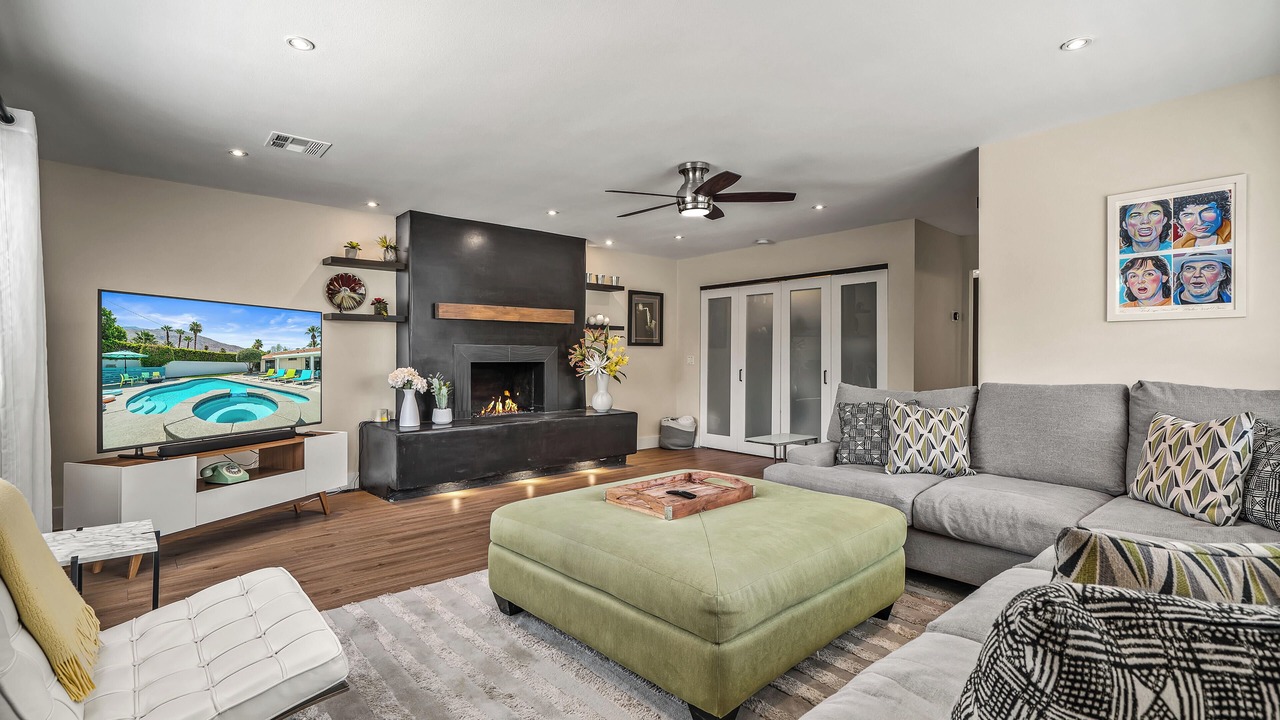 Photo of Livingroom in Tahquitz River Estates