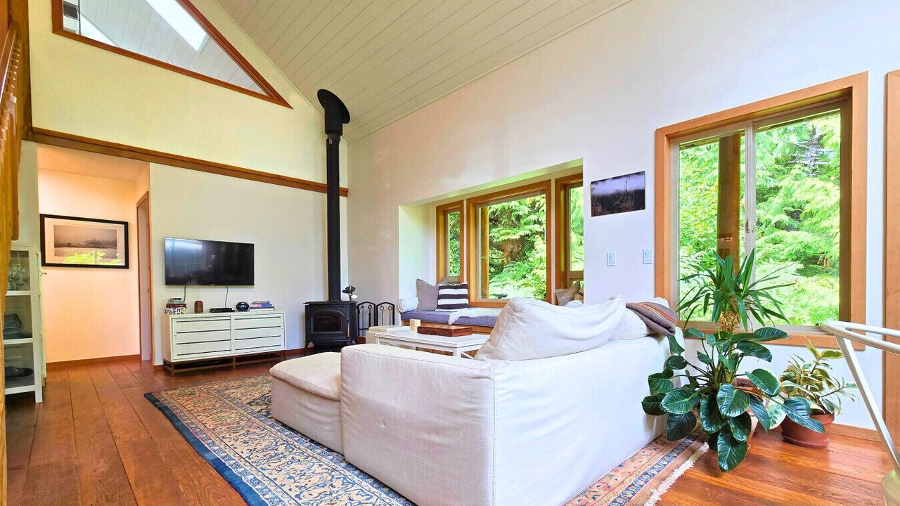 Photo of Livingroom in Tofino
