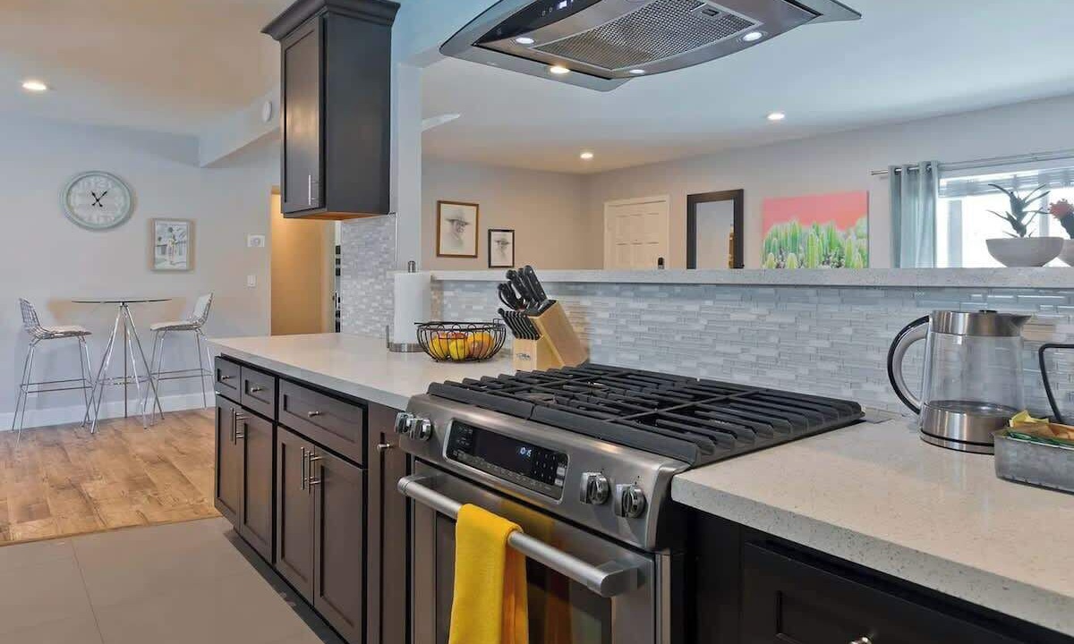 Photo of Kitchen in Racquet Club South