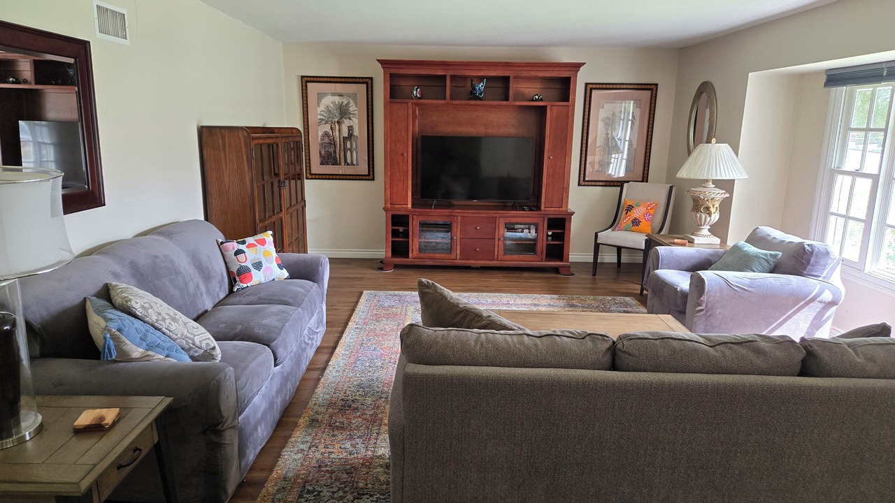 Photo of Livingroom in Orange