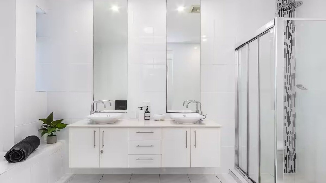 Photo of Bathroom in Mermaid Beach