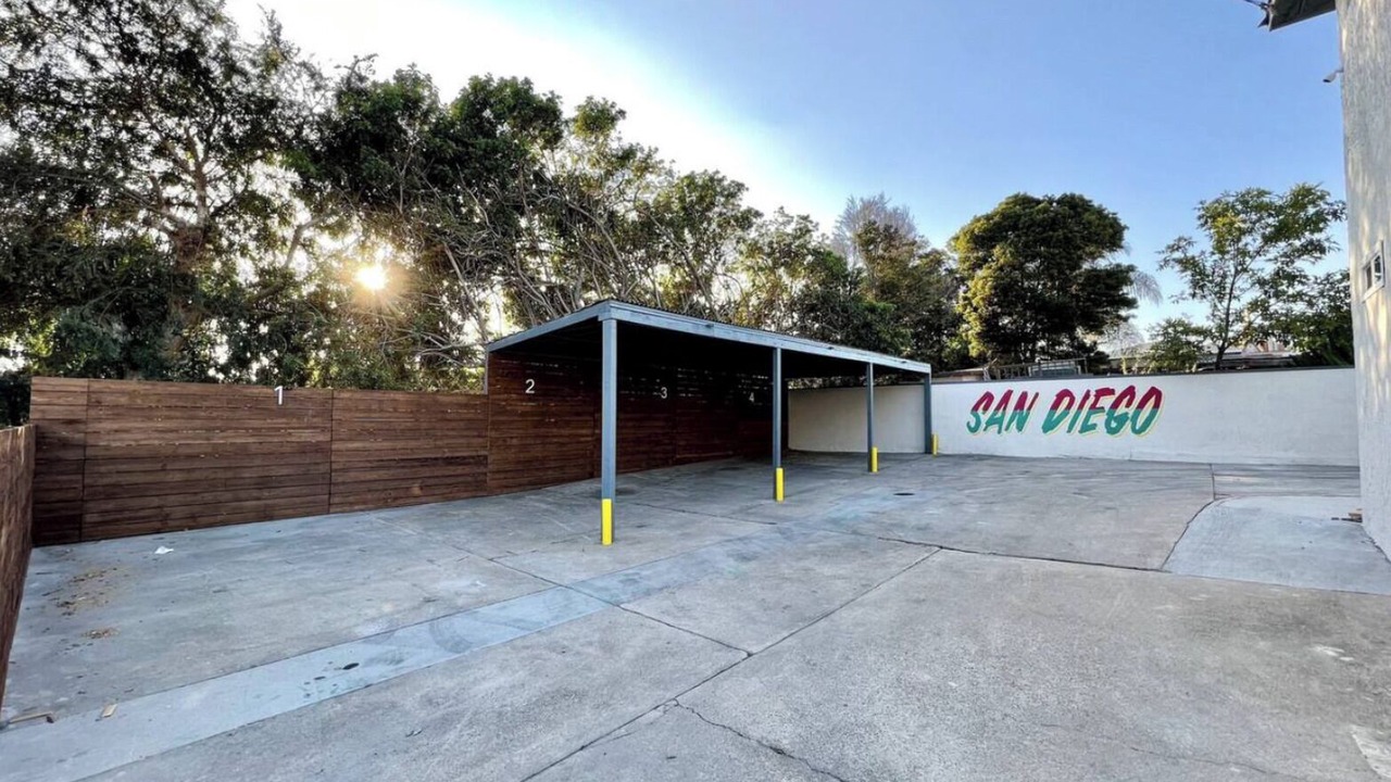 Photo of Outdoor in Mid-City