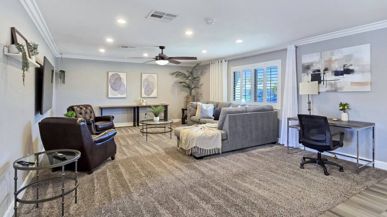 Photo of Livingroom in Spring Valley