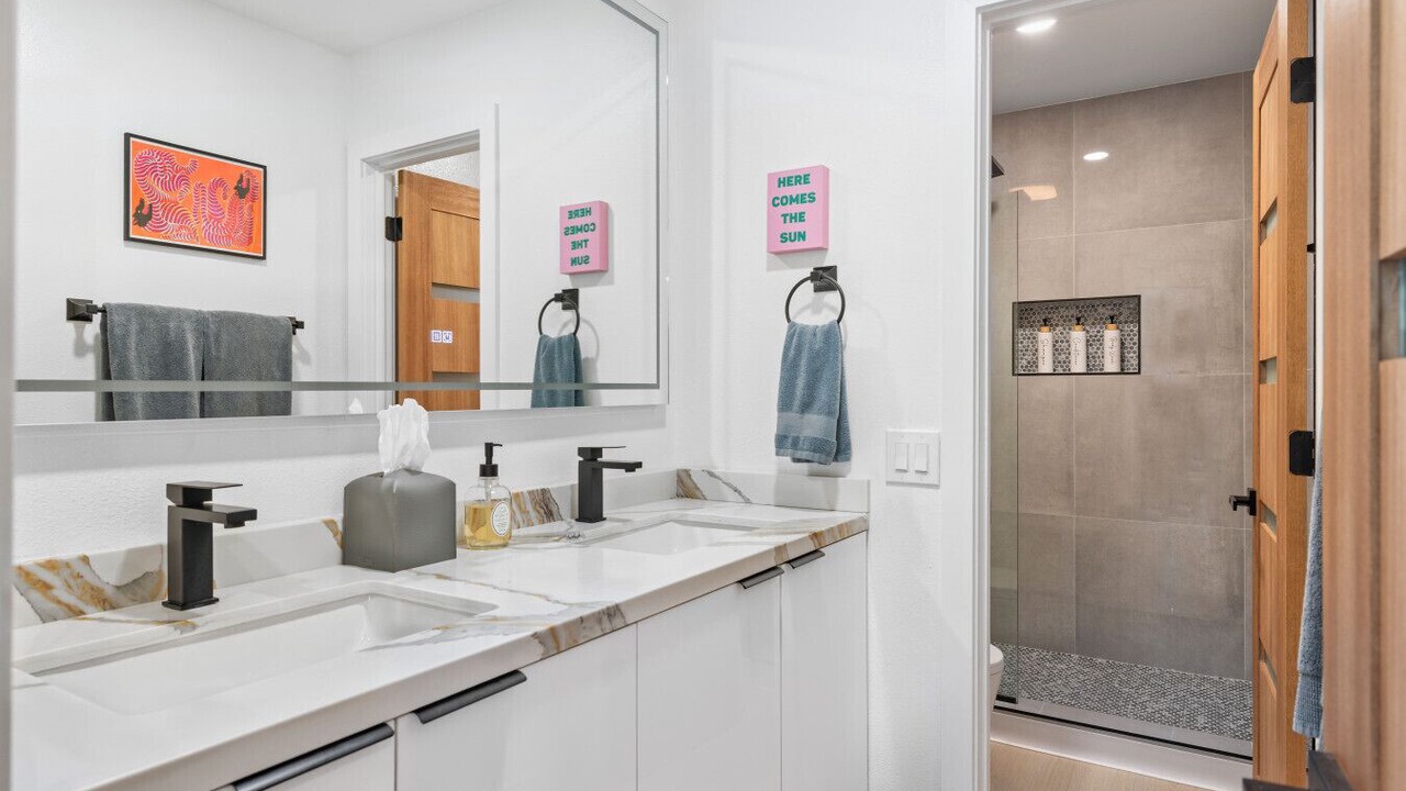 Photo of Bathroom in Araby