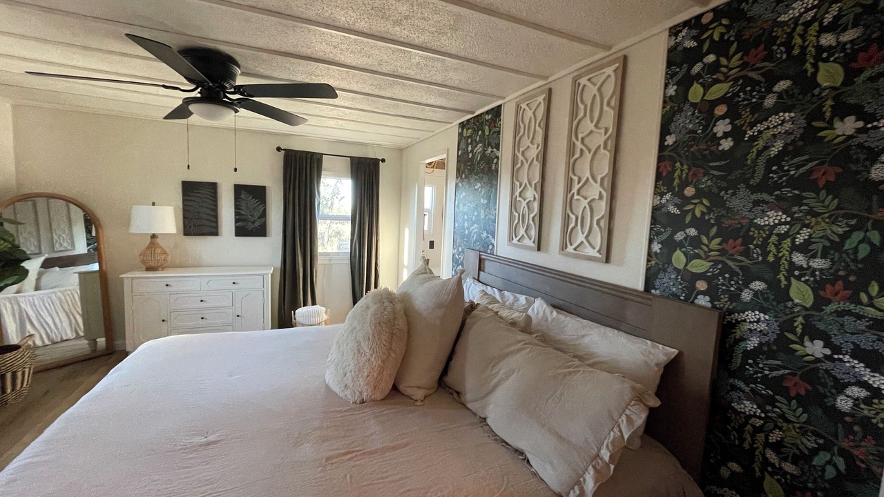 Photo of Bedroom in Raisin