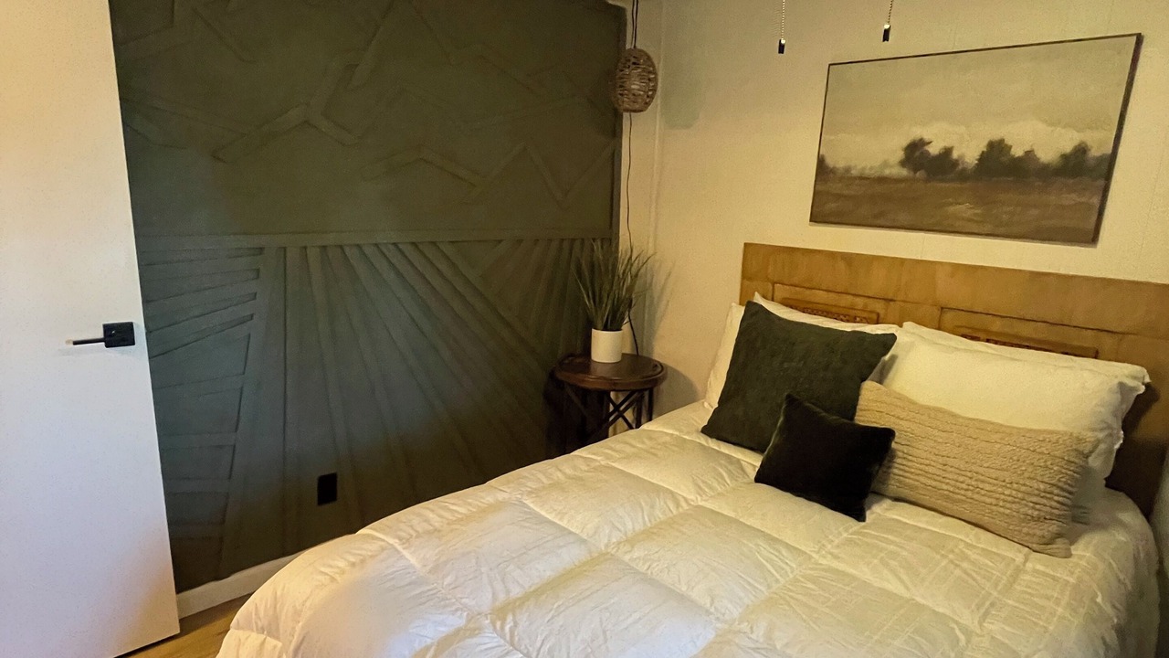Photo of Bedroom in Raisin