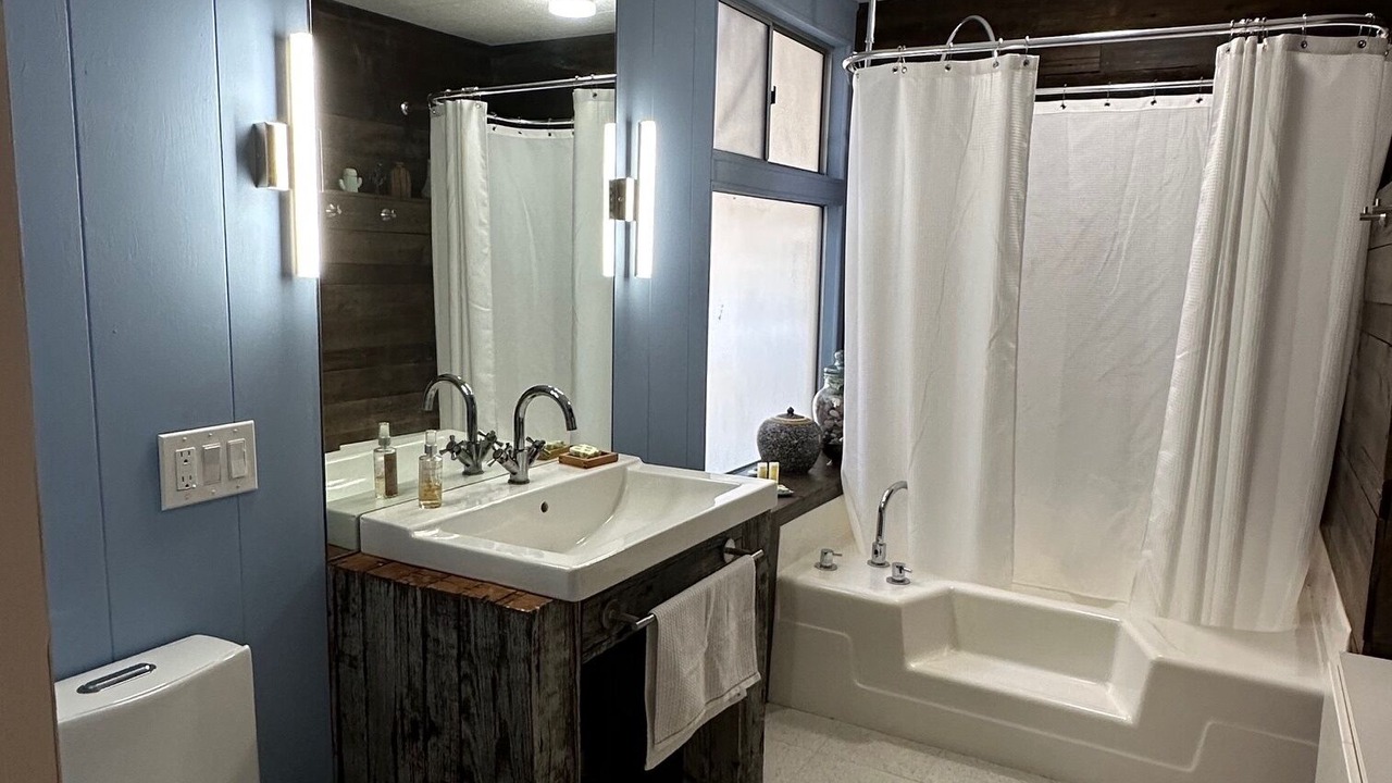 Photo of Bathroom in Morongo Valley