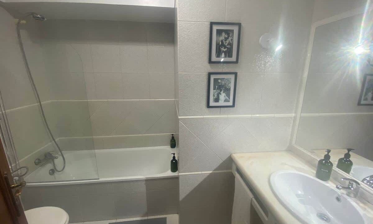 Photo of Bathroom in Oeiras